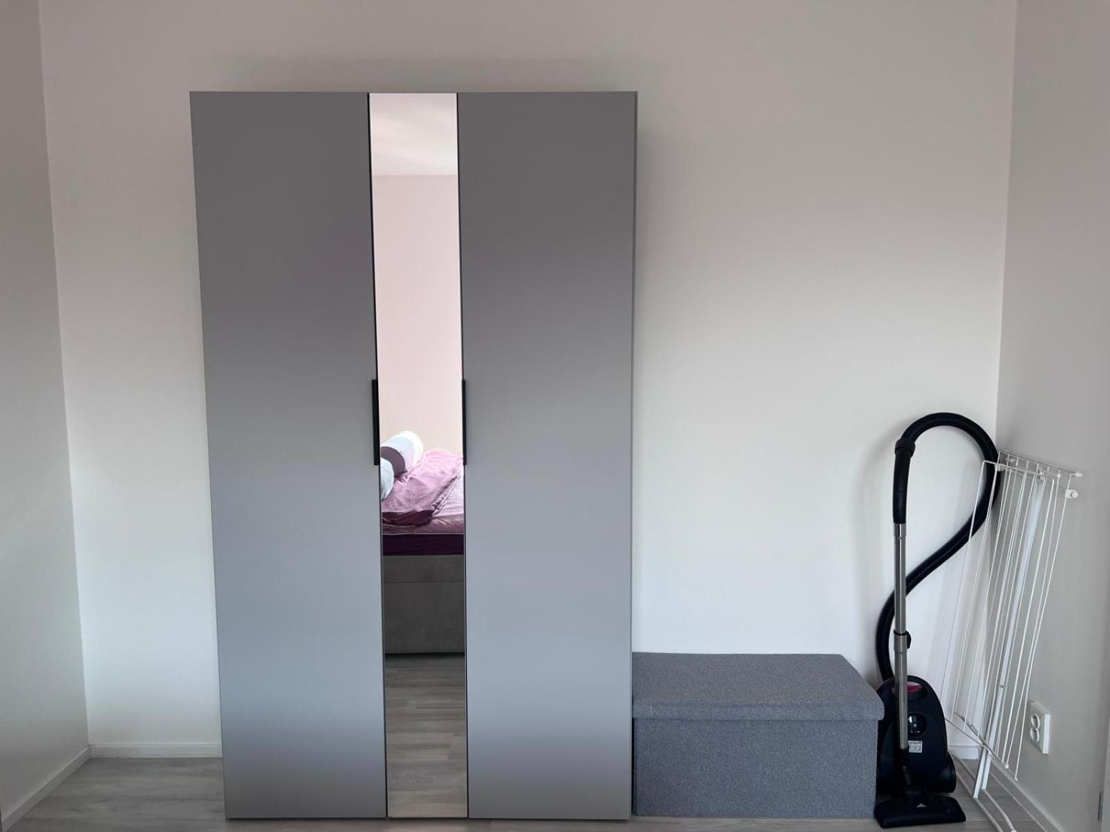 Modern Close To Tram And Airport, Free Parking Apartment *